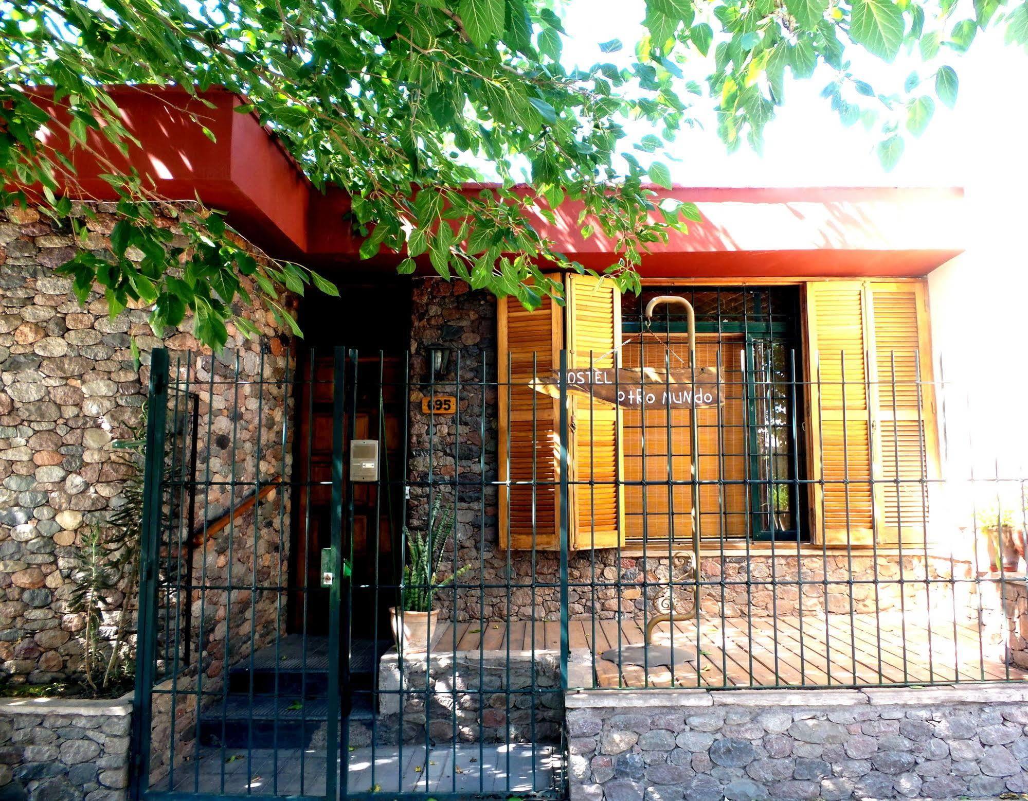 Hostel Otro Mundo Capdevila Экстерьер фото